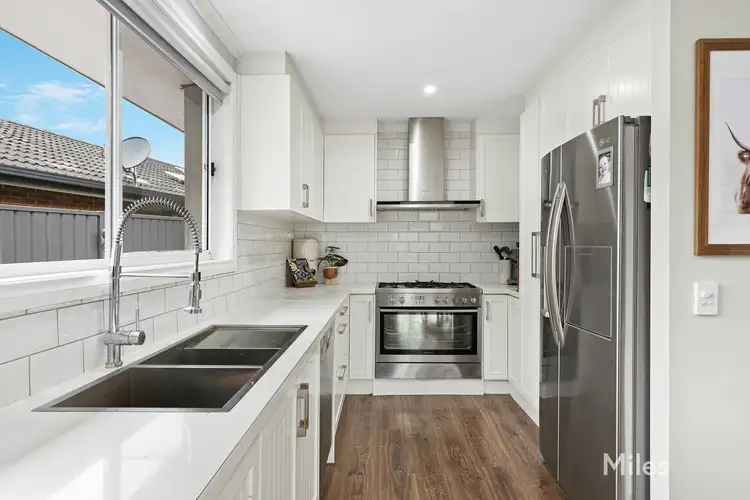 Sixth view of Homely house listing, 10 Jindalee Avenue, Yallambie VIC 3085