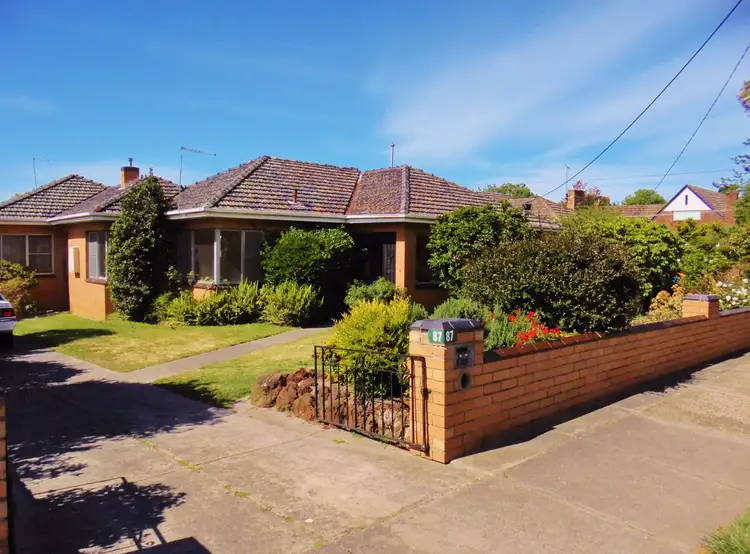 87 Fakenham Road