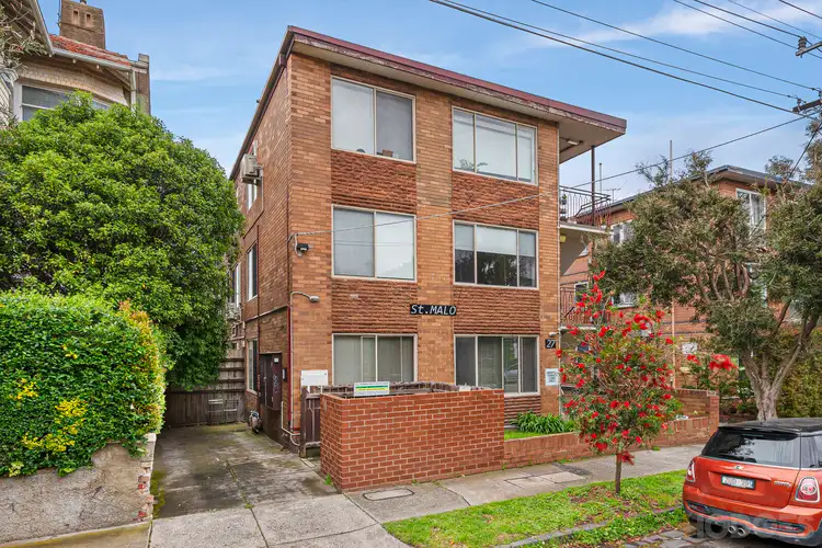 2/27 Robe Street, St Kilda VIC 3182