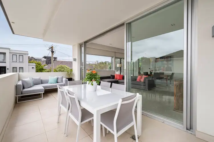 2/8-10 Ellerslie Place, Toorak VIC 3142