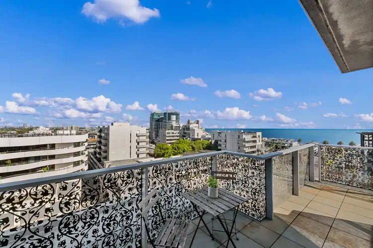 1012/101 Bay Street, Port Melbourne VIC 3207