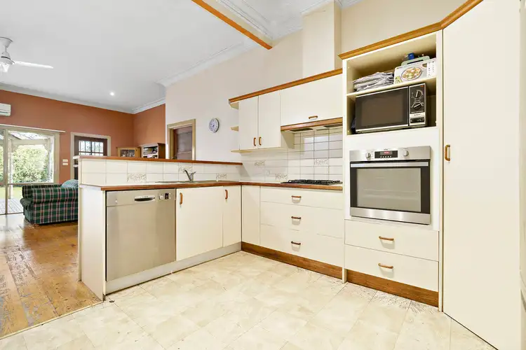 Fifth view of Homely house listing, 2 Frogmore Road, Carnegie VIC 3163