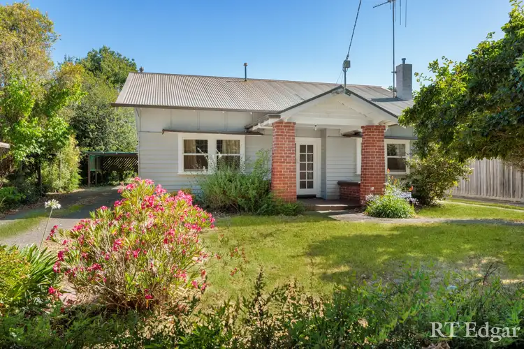 6 Clowes Street, Kyneton VIC 3444