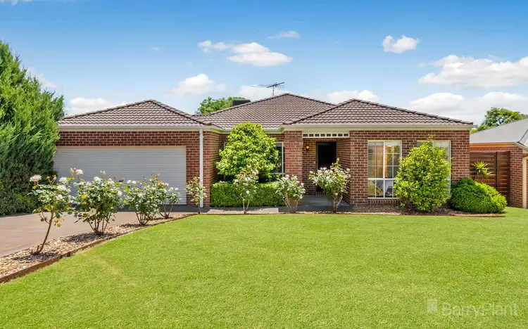 98 Cottage Cres, Kilmore VIC 3764