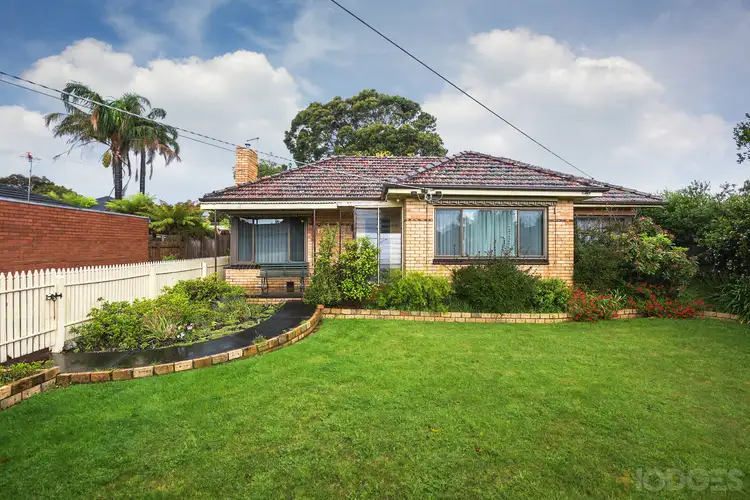 2 Bruton Avenue, Cheltenham VIC 3192