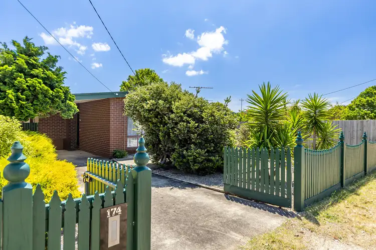 174 Eighth Avenue, Rosebud VIC 3939