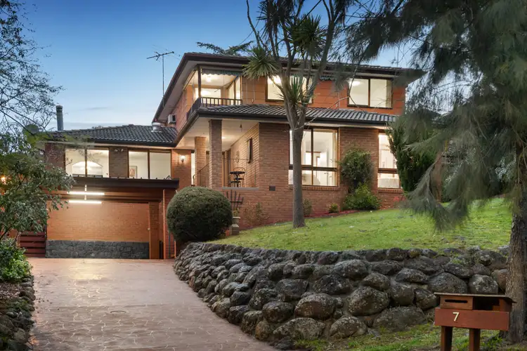 7 Jelbart Ct