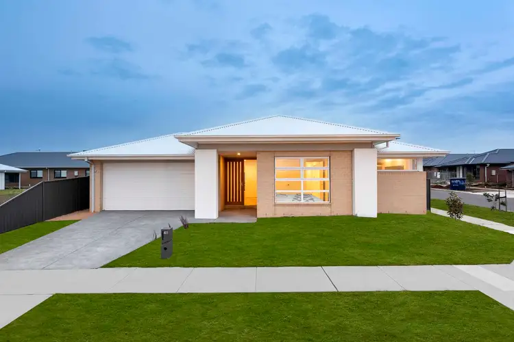 48 Messenger Parade, Lucas VIC 3350