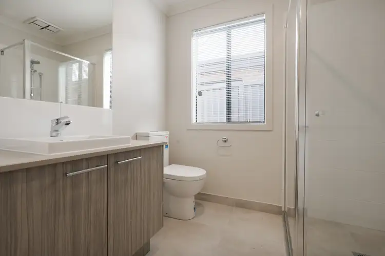 Third view of Homely house listing, 5 Verdale Drive, Alfredton VIC 3350