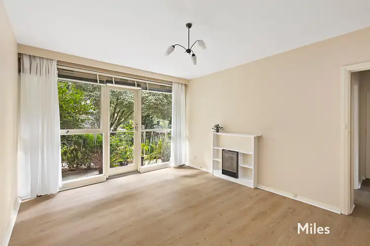 Second view of Homely apartment listing, 5/6 Studley Road, Ivanhoe VIC 3079