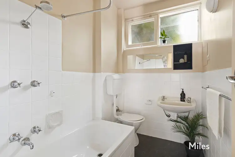 Fourth view of Homely apartment listing, 5/6 Studley Road, Ivanhoe VIC 3079