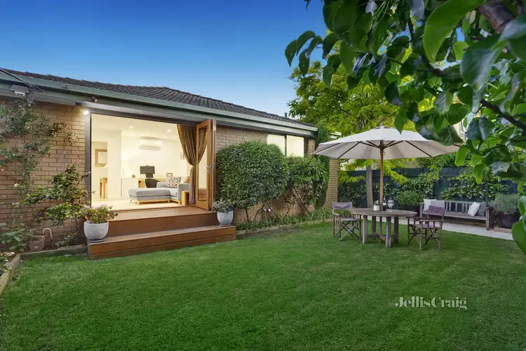 2/4 St Huberts Road, Carnegie VIC 3163