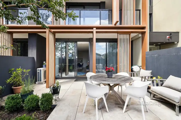 6/247 Neerim Road, Carnegie VIC 3163
