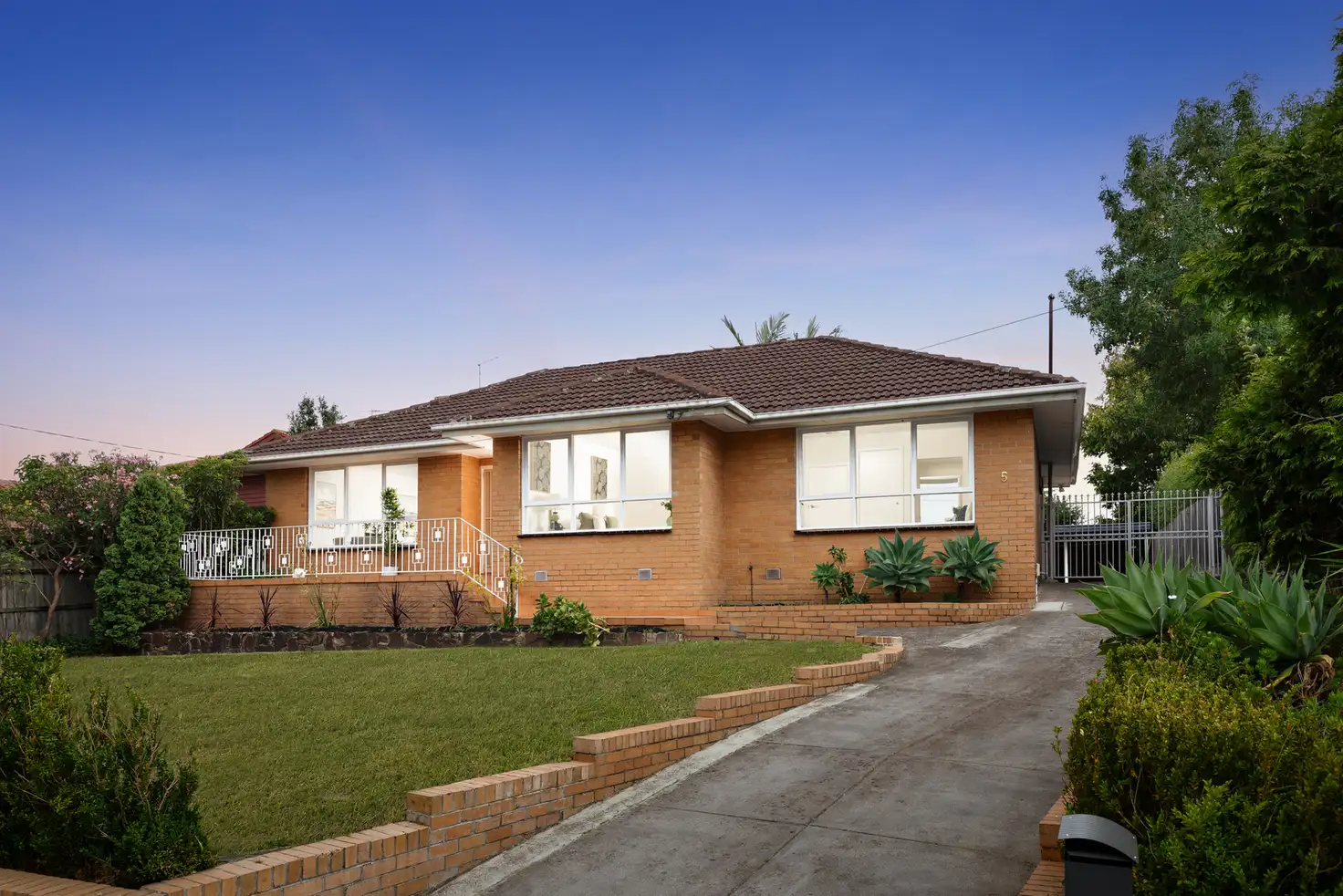 Main view of Homely house listing, 5 Waverley Road, Chadstone VIC 3148