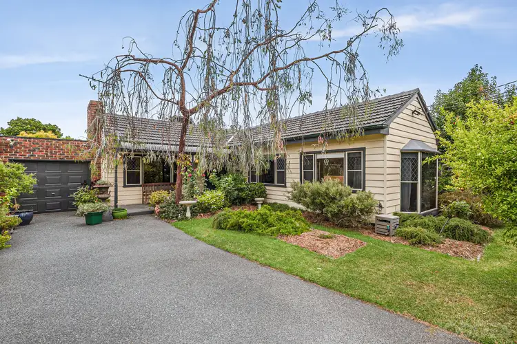 8 Lord Street, Mckinnon VIC 3204