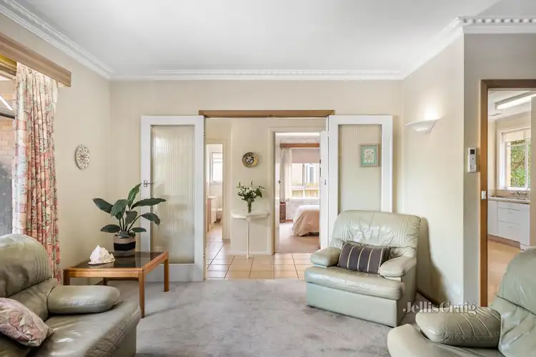 Fifth view of Homely house listing, 2 Magnolia Avenue, Bentleigh East VIC 3165