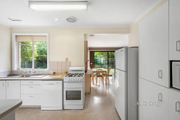 Sixth view of Homely house listing, 2 Magnolia Avenue, Bentleigh East VIC 3165