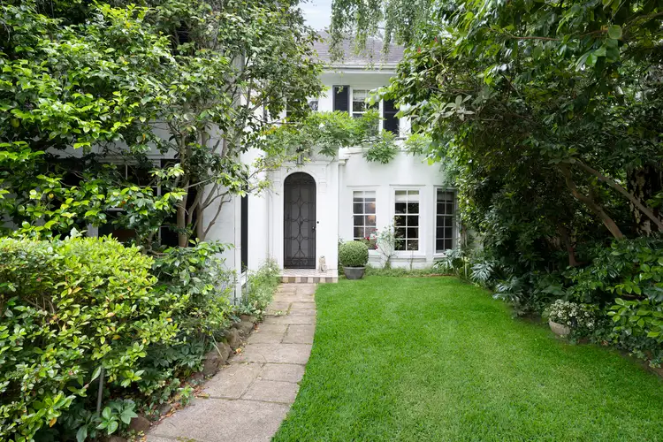 2/4 St Georges Court, Toorak VIC 3142