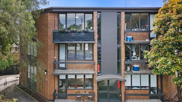 Main view of Homely apartment listing, 2/75 Denham Street, Hawthorn VIC 3122