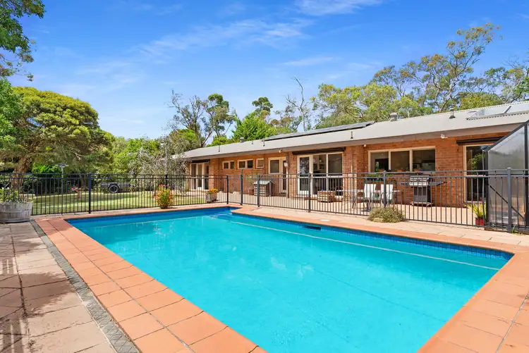 4 Fernshaw Place, Mount Eliza VIC 3930