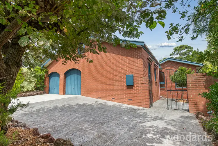 28 Radleigh Drive, Wheelers Hill VIC 3150