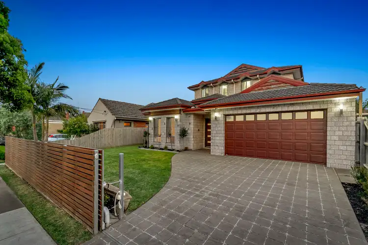 4 Kinrade Street, Hughesdale VIC 3166