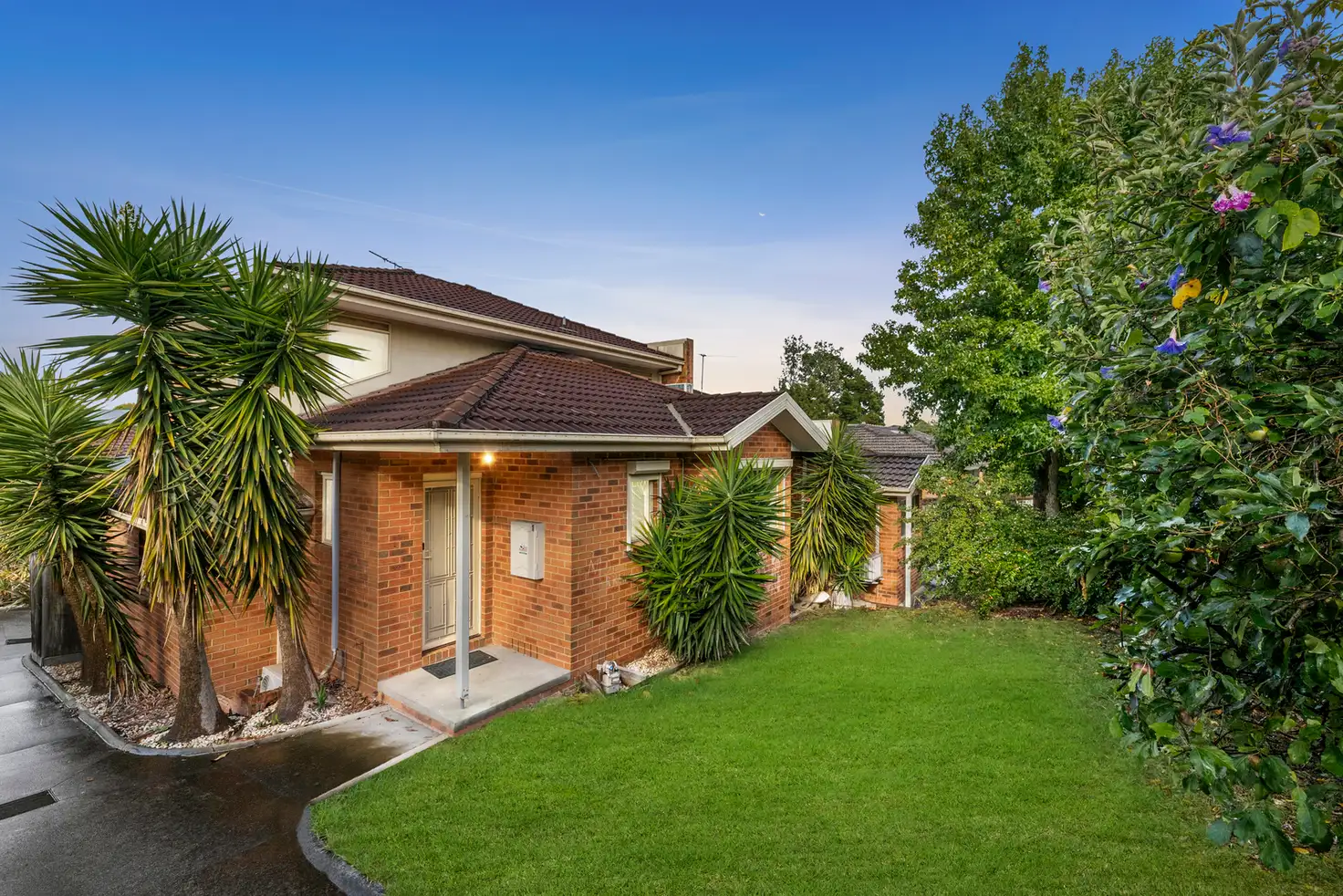 Main view of Homely townhouse listing, 1/138 Ferntree Gully Road, Oakleigh East VIC 3166