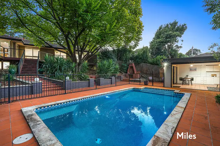 5 Scarborough Drive, Heidelberg VIC 3084