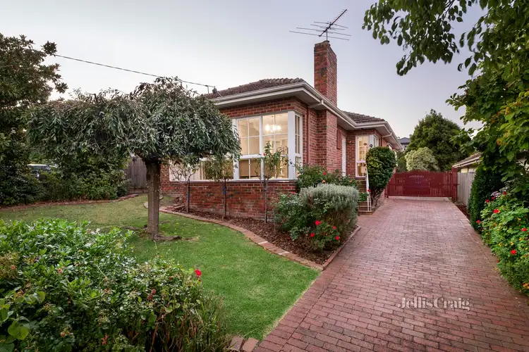 9 Hillside Road, Rosanna VIC 3084
