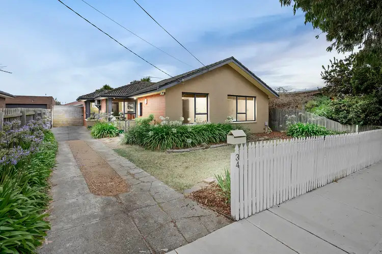 34 Robyn Avenue, Albanvale VIC 3021