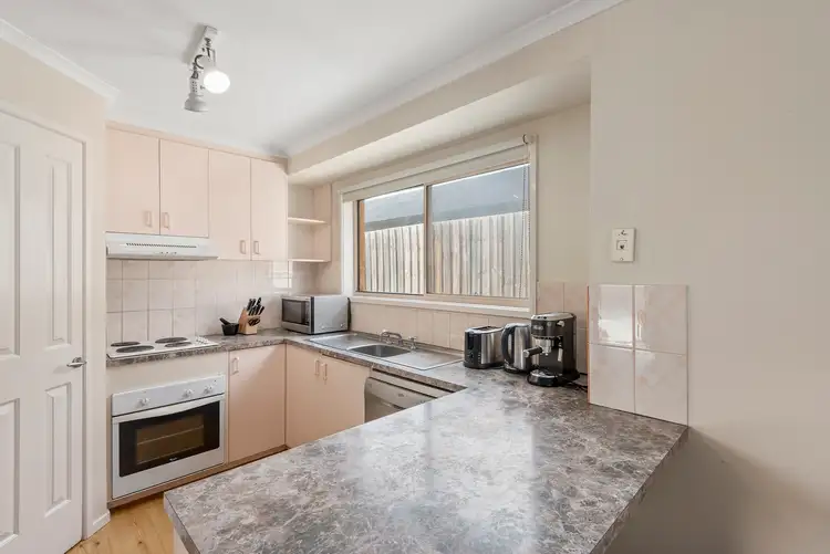 Second view of Homely house listing, 5 Kambalda Court, Leopold VIC 3224