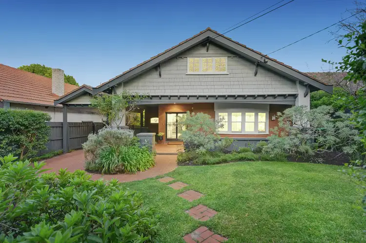 18 Oak Grove, Malvern East VIC 3145