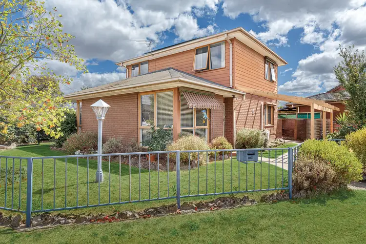 81 Grandview Grove, Wendouree VIC 3355