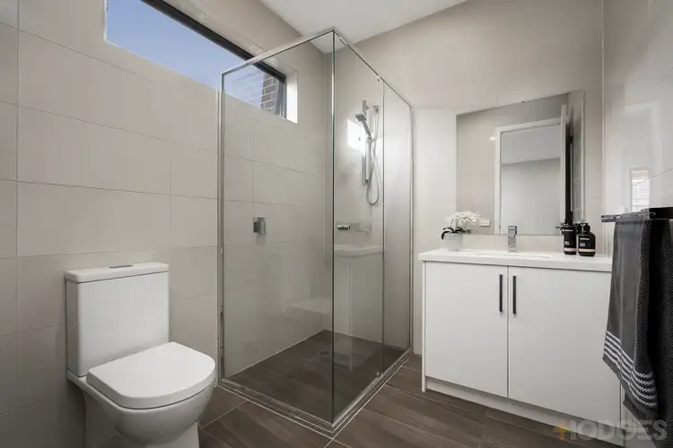 Sixth view of Homely townhouse listing, 2A Gwenda Avenue, Moorabbin VIC 3189
