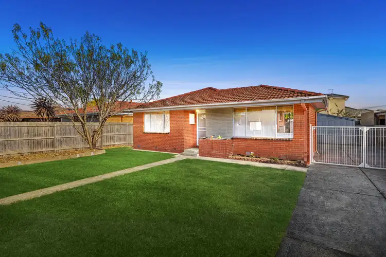 16 Narrumburn Road, Clayton South VIC 3169