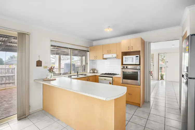 Fifth view of Homely house listing, 27 Highfielde Avenue, Berwick VIC 3806