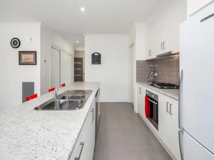 Second view of Homely house listing, 2/6 Sainsbury Court, Mount Clear VIC 3350