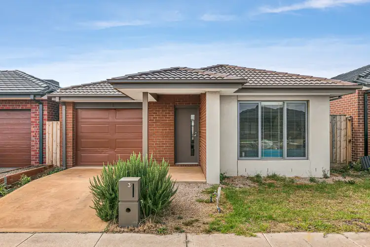 3 Castle Road, Thornhill Park VIC 3335