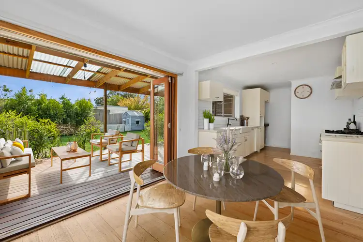5 Narrumburn Road, Clayton South VIC 3169