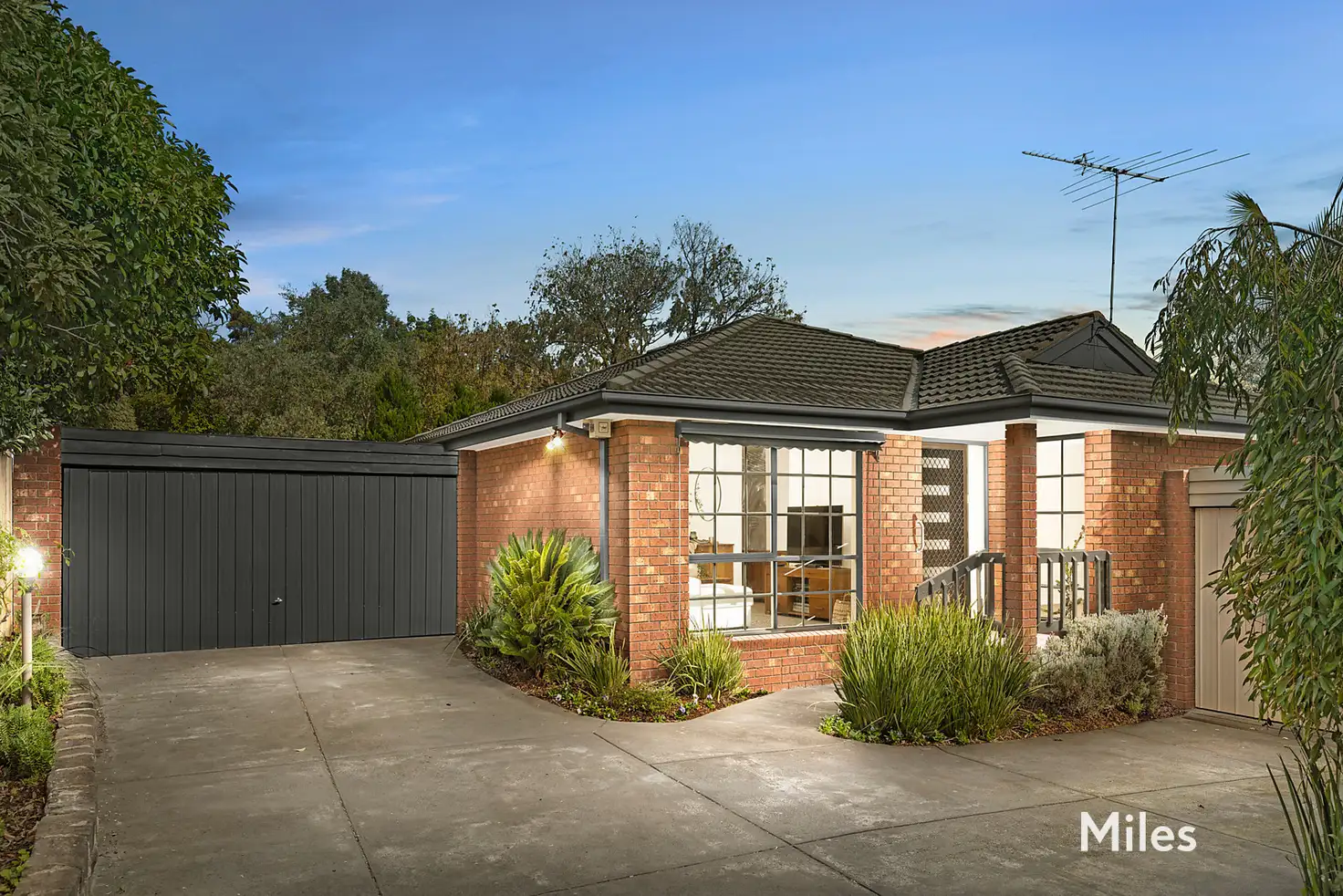 Main view of Homely unit listing, 2/31 Lantana Street, Ivanhoe VIC 3079