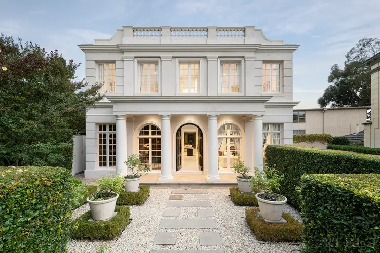 8 Maxwell Court, Toorak VIC 3142