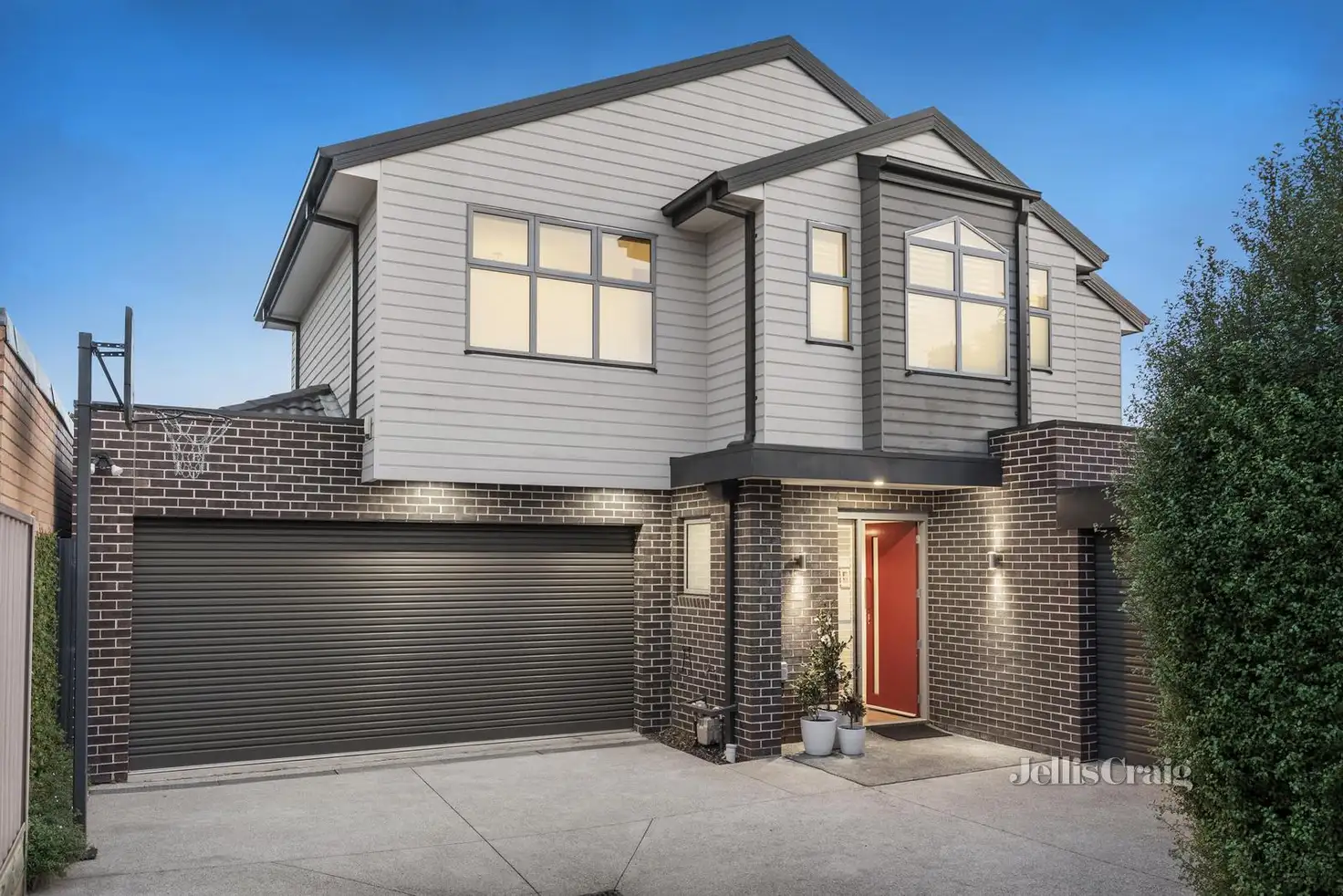 Main view of Homely townhouse listing, 2/4 The Parade, Clarinda VIC 3169