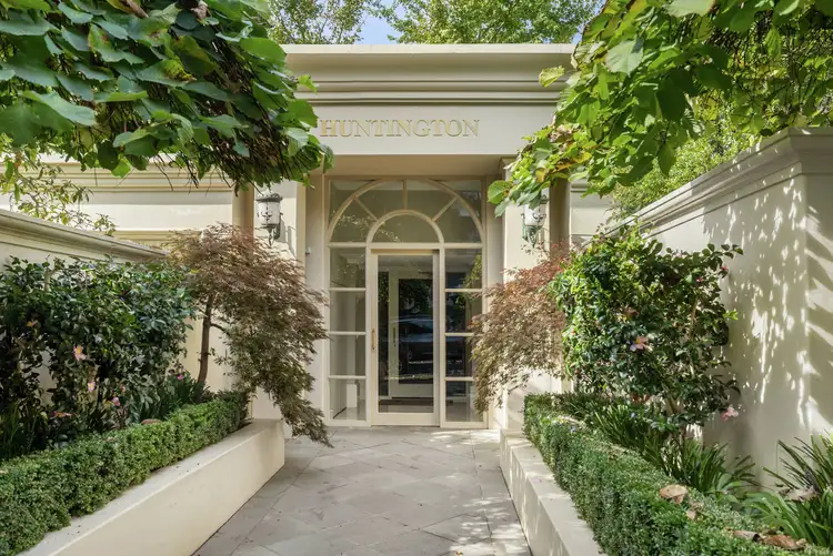 4/8 Canberra Road