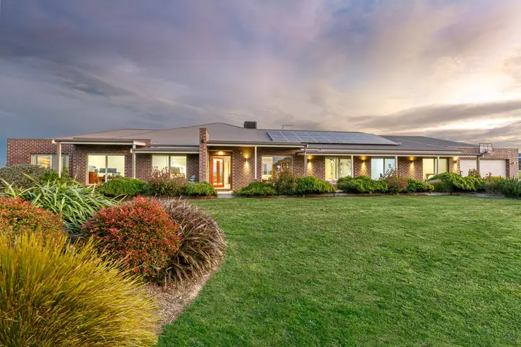 7 Diamond Drive, Cardigan Village VIC 3352