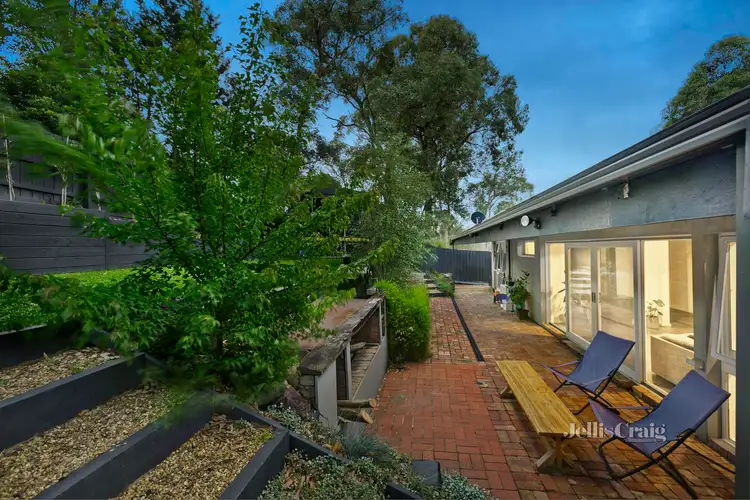 15 Milborne Crescent, Eltham VIC 3095