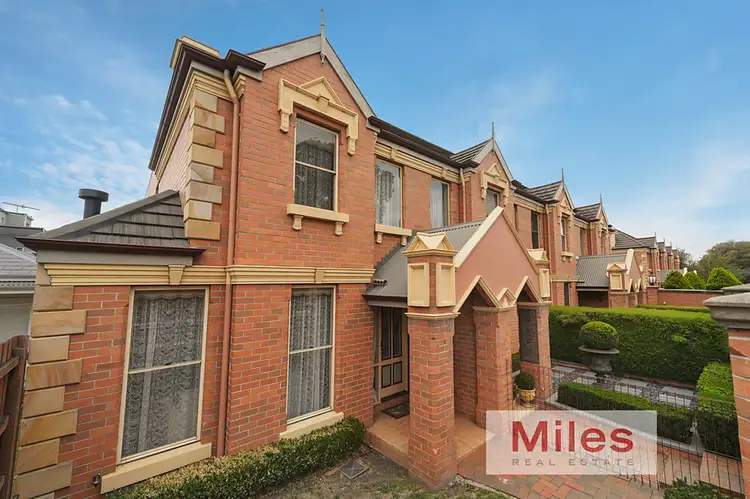 8/12 Jika Street, Heidelberg VIC 3084