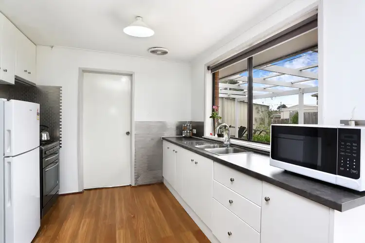 Fifth view of Homely house listing, 8 Enfield Place, Craigieburn VIC 3064