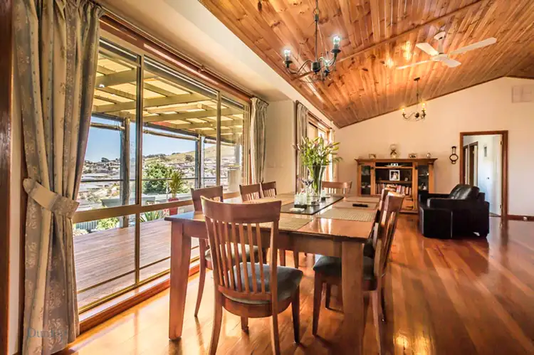 Fourth view of Homely house listing, 10 James Close, Sunbury VIC 3429