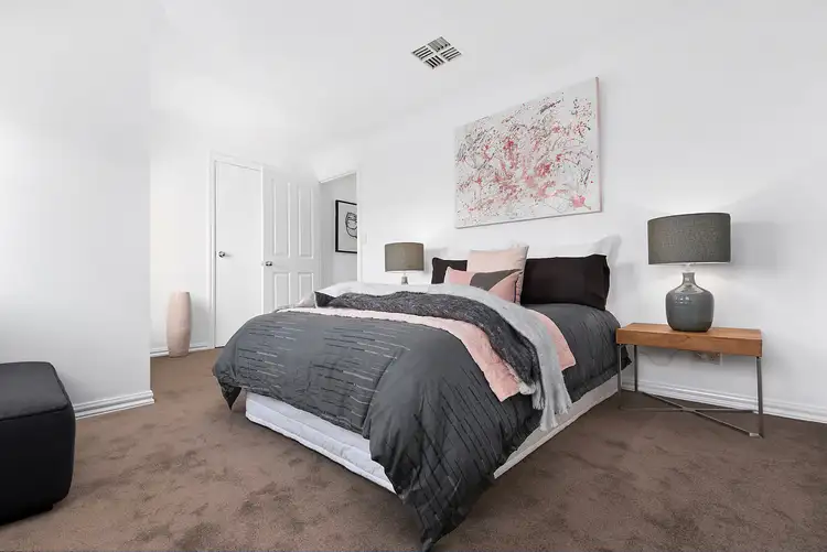 Sixth view of Homely townhouse listing, 2/8 Oriel Road, Ivanhoe VIC 3079