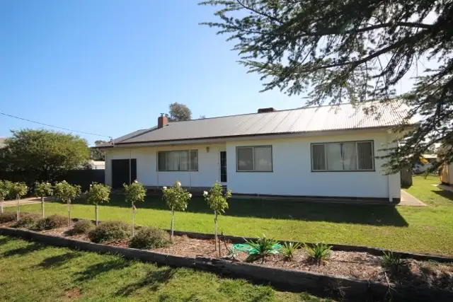 9 Ferrier Street, Lockhart NSW 2656